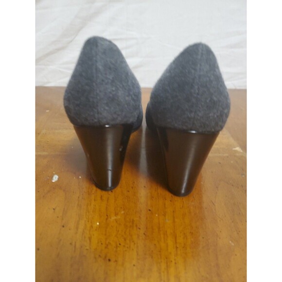 Stuart Weitzman Wedge Gray Wool Heels Shoes 7.5 M 3"  Pump Round Toe - Picture 4 of 7